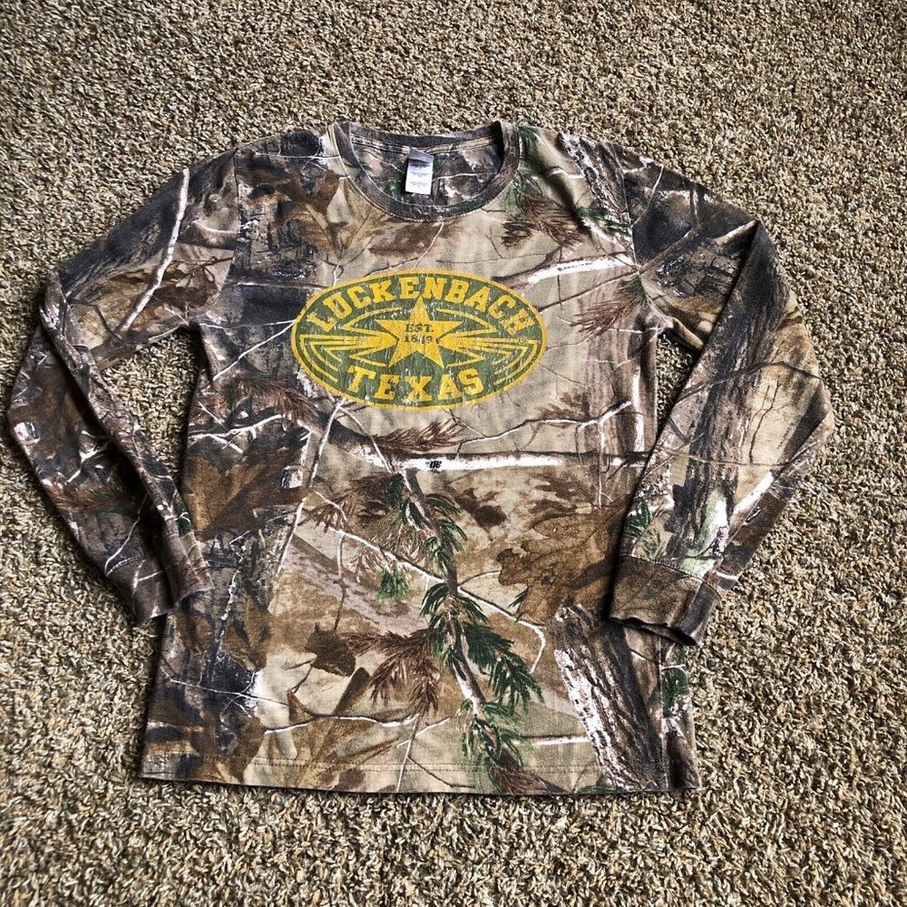 Code V Shirt Mens Small Brown Everybody’s Somebody In Luckenback Texas Camo Tee